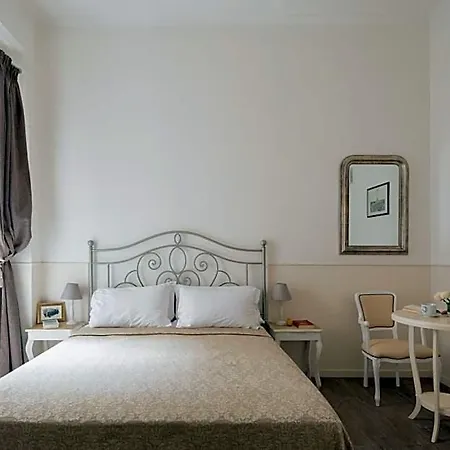 Dante's In Vaticano Bed & Breakfast 4*